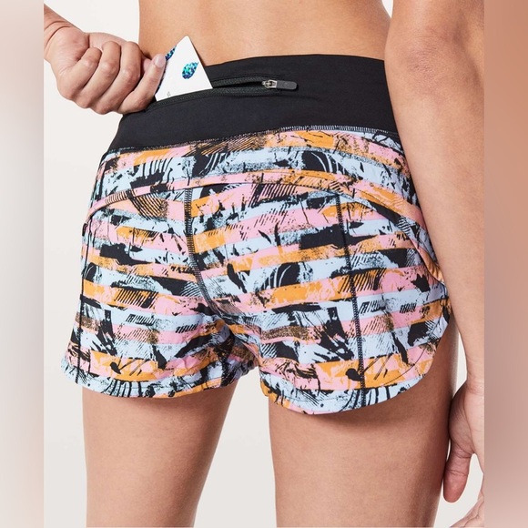 Lululemon Speed Up Short 2.5" in Inversion Multi / Black Size 8 - Picture 1 of 9